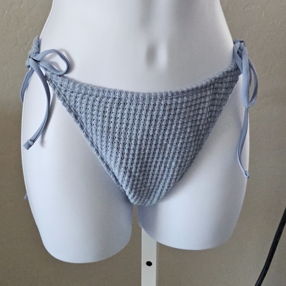 Zaful Crochet High Cut String Tie Side Bikini Bottom Size Medium (6) - Picture 3 of 8
